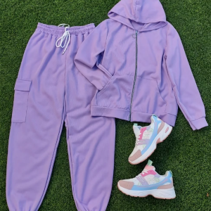 Ropa morada